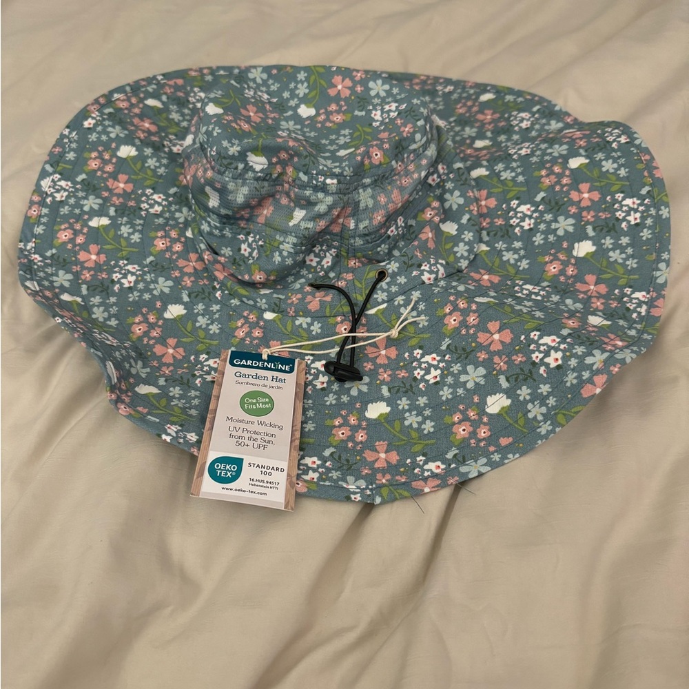 New bucket hat
